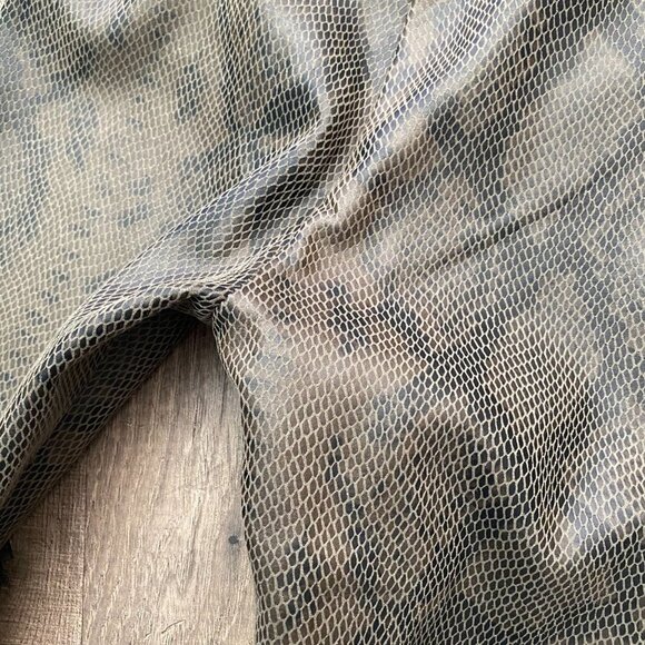 Bagatelle Faux Suede Python Leggings Olive Green Size XS - Picture 8 of 11